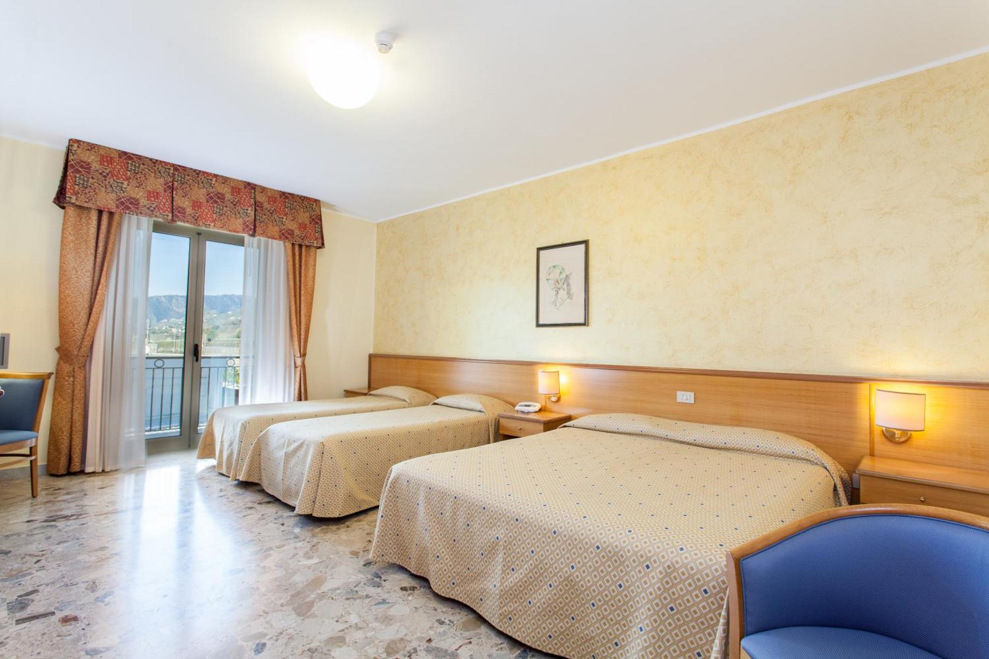 Hotel La Tonnara 4*